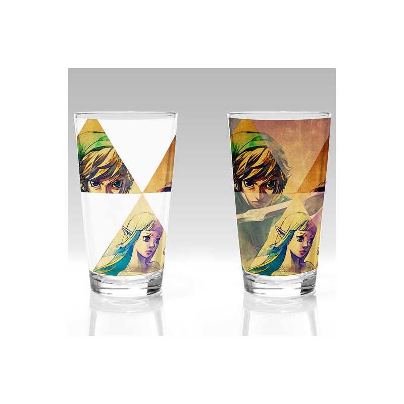 the-legend-of-zelda-hyrule-colour-change-glass-450-ml